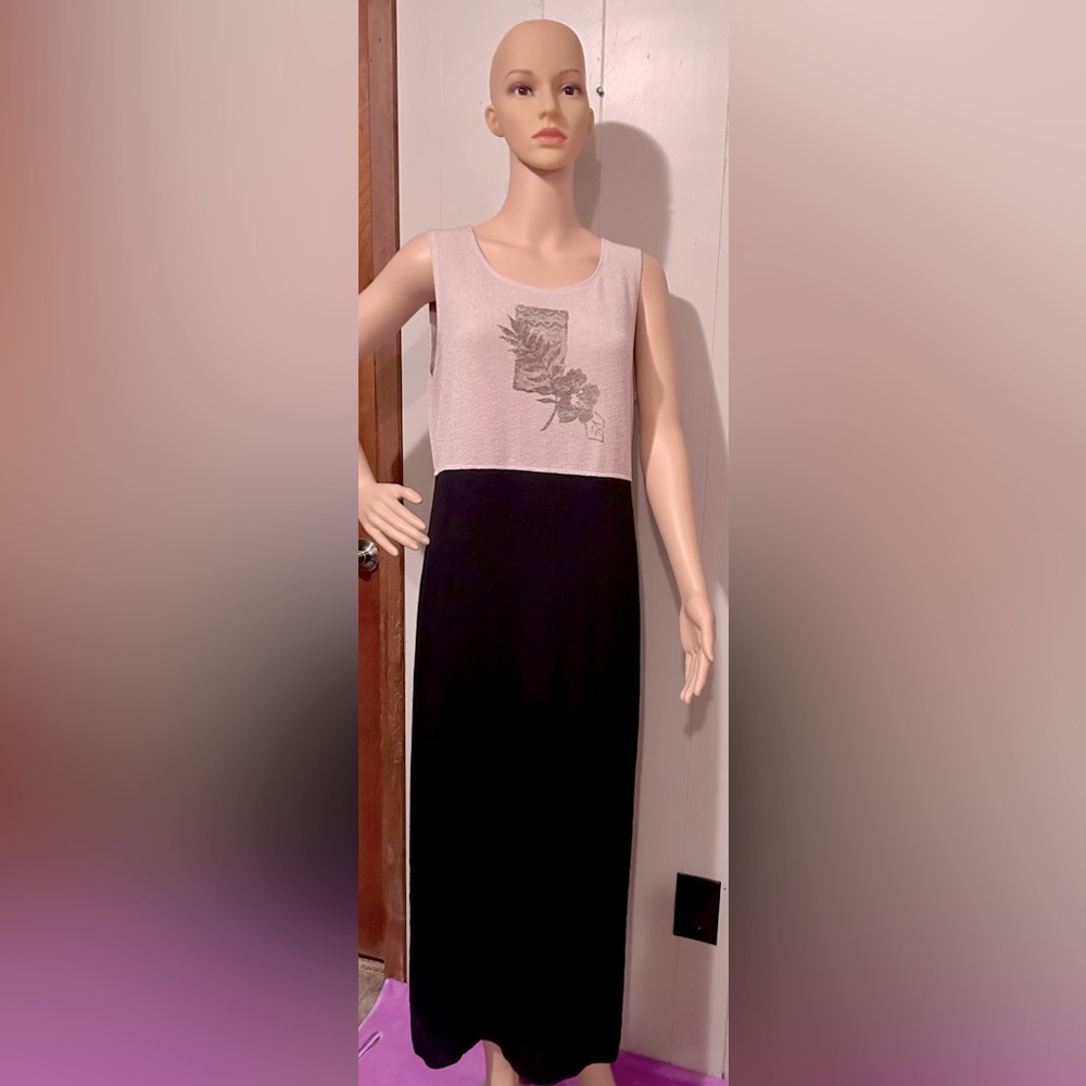 Women’s Sleeveless Dress